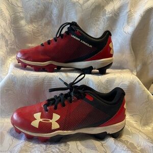 Under Armour. Boys Baseball Cleats Sz 3.5 Y
